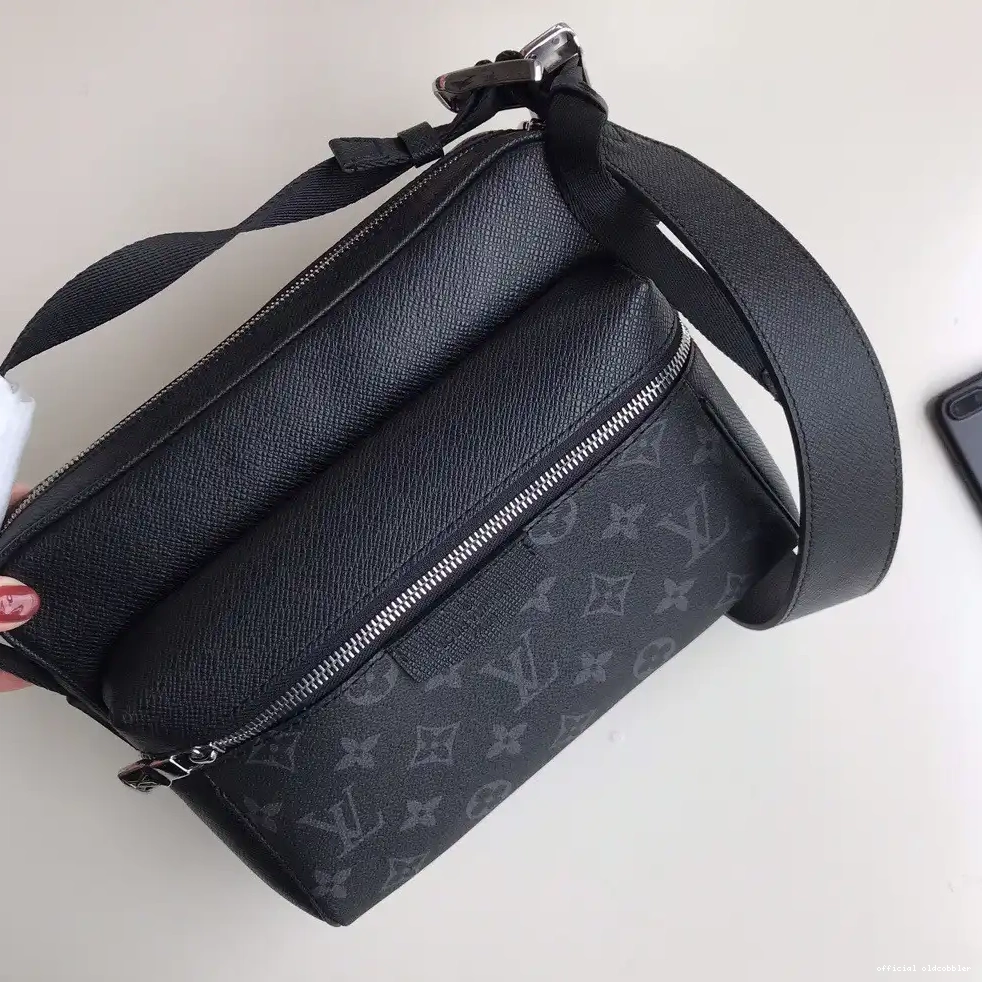 Official oldcobbler Louis Messenger Vuitton 0706